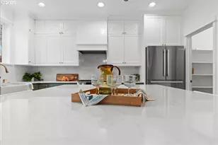 11595 SW Butte Ln, Beaverton, OR 97008 - Photo 20