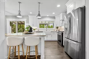 19055 Walling Cir, West Linn, OR 97068 - Photo 8