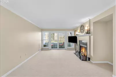 5050 S Landing Dr #202, Portland, OR 97239 - Photo 4