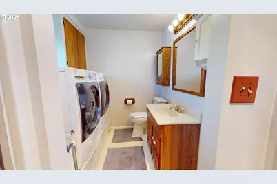 1671 T St, Springfield, OR 97477 - Photo 12