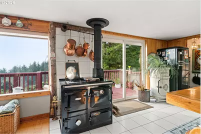94104 Bellview Ln, Gold Beach, OR 97444 - Photo 8