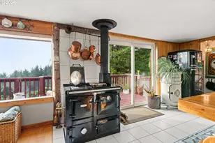 94104 Bellview Ln, Gold Beach, OR 97444 - Photo 8