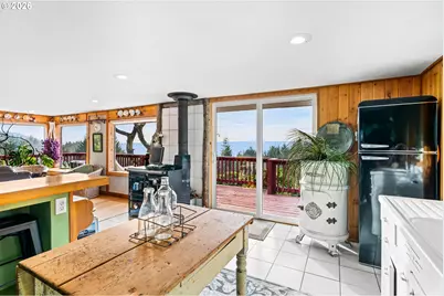 94104 Bellview Ln, Gold Beach, OR 97444 - Photo 12