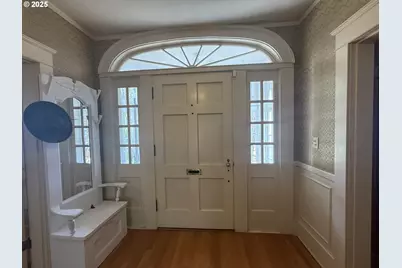 880 E 2nd St, Coquille, OR 97423 - Photo 2