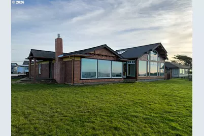 880 Ocean Dr SW, Bandon, OR 97411 - Photo 2