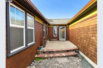 880 Ocean Dr SW, Bandon, OR 97411 - Photo 46
