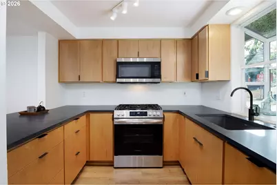 11990 SW Corby Dr #2, Portland, OR 97225 - Photo 8