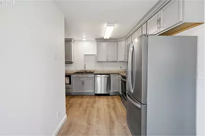 732 N College St, Newberg, OR 97132 - Photo 12