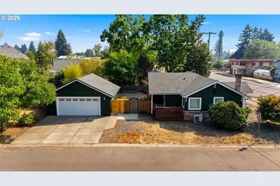 732 N College St, Newberg, OR 97132 - Photo 2