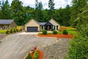 108 Lily Ln, Castle Rock, WA 98611 - Photo 2