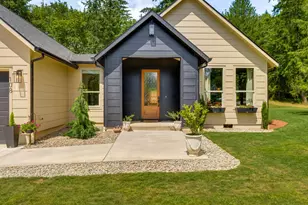 108 Lily Ln, Castle Rock, WA 98611 - Photo 4
