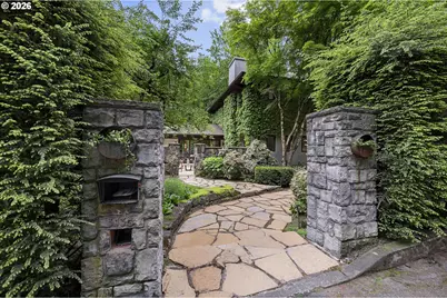 3138 NW Verde Vista Ter, Portland, OR 97210 - Photo 2