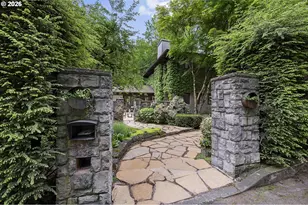3138 NW Verde Vista Terrace, Portland, OR 97210 - Photo 2