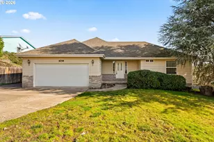 4759 Melody Ln, Roseburg, OR 97471 - Photo 2