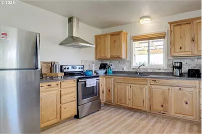 9030 NW Pike Rd, Yamhill, OR 97148 - Photo 14