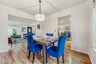 15975 SE Mary Ann Ln, Milwaukie, OR 97267 - Photo 8