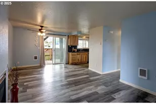 870 S Holladay Dr, Seaside, OR 97138 - Photo 6