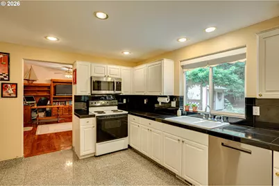1215 NW 76th Cir, Vancouver, WA 98665 - Photo 10