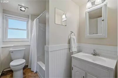 9540 SW Terwilliger Blvd, Portland, OR 97219 - Photo 22