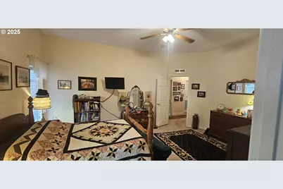 1525 Braunda Dr, Roseburg, OR 97470 - Photo 16