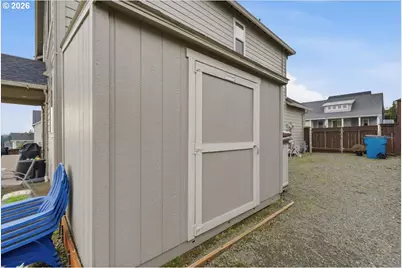 2300 E 6th St, La Center, WA 98629 - Photo 36