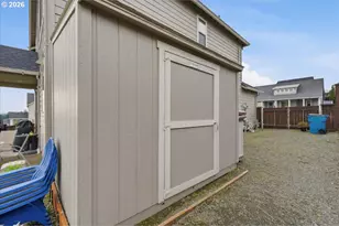 2300 E 6th St, La Center, WA 98629 - Photo 36