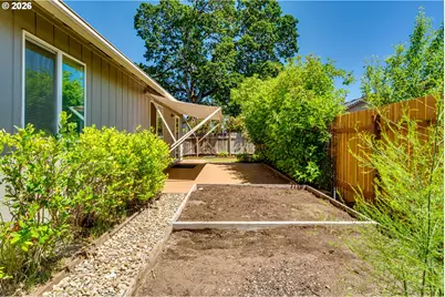 1060 Tyson Ln, Eugene, OR 97404 - Photo 22