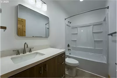 302 E Park St, Enterprise, OR 97828 - Photo 12