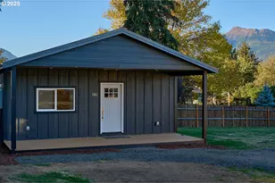 302 E Park St, Enterprise, OR 97828 - Photo 2