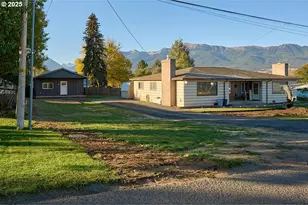 302 E Park St, Enterprise, OR 97828 - Photo 16