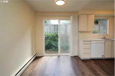 1822 SE Ash St, Portland, OR 97214 - Photo 8