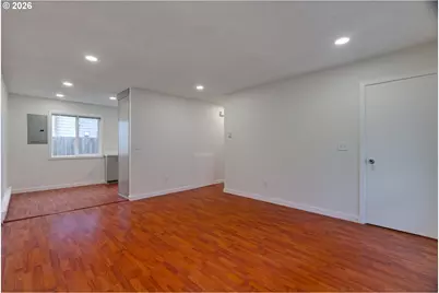 3954 N Borthwick Ave, Portland, OR 97227 - Photo 8