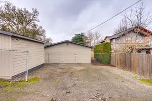 3954 N Borthwick Ave, Portland, OR 97227 - Photo 18
