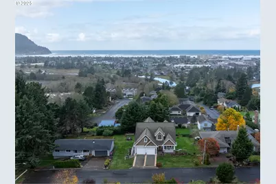 360 Hilltop Dr, Seaside, OR 97138 - Photo 2