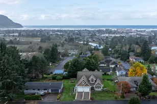 360 Hilltop Dr, Seaside, OR 97138 - Photo 2