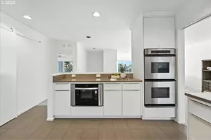 46 Condolea Ct, Lake Oswego, OR 97035 - Photo 10