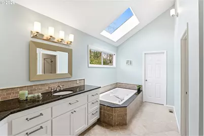 14321 Camden Ln, Lake Oswego, OR 97035 - Photo 26