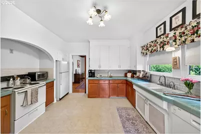 1810 Pacific Ave, Forest Grove, OR 97116 - Photo 8