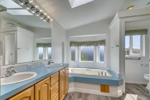 51390 Westlake Dr, Scappoose, OR 97056 - Photo 14