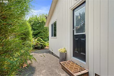 12246 NW Kearney St, Portland, OR 97229 - Photo 34