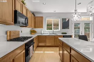 4952 SE Pioneer Ln, Troutdale, OR 97060 - Photo 14