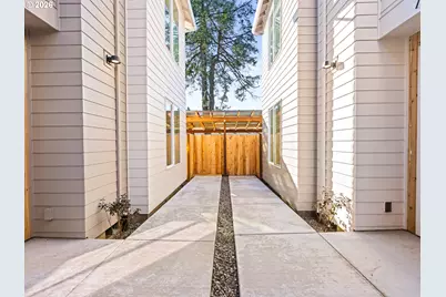 7456 SE Tolman St, Portland, OR 97206 - Photo 2