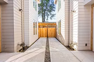 7456 SE Tolman St, Portland, OR 97206 - Photo 2