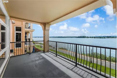 2015 SE Columbia River Dr #220, Vancouver, WA 98661 - Photo 8