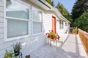 280 NE 69th Pl, Newport, OR 97365 - Photo 2