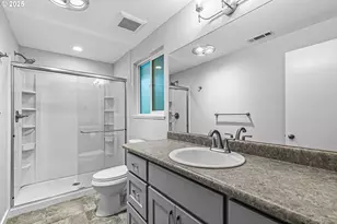 387 Cienaga Ln, Grants Pass, OR 97526 - Photo 18