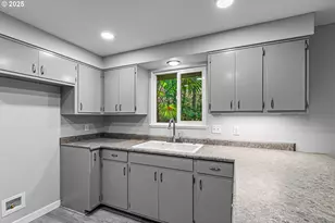 387 Cienaga Ln, Grants Pass, OR 97526 - Photo 14