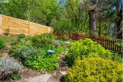 5817 SW Alfred St, Portland, OR 97219 - Photo 40