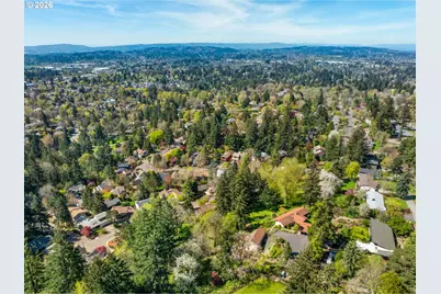 5817 SW Alfred St, Portland, OR 97219 - Photo 46