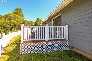 2804 NW Daysha Dr, Roseburg, OR 97471 - Photo 32